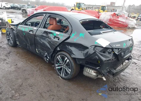 2022 Mercedes-Benz C 300 4Matic z USA, uszkodzony, nr VIN W1KAF4HB4NR010412